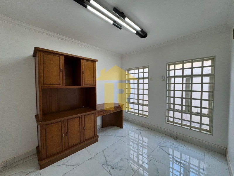 Casa com 3 quartos à venda, 500m² — foto 8 de 39