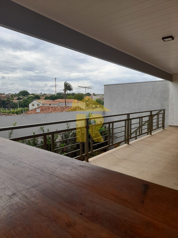 Casa com 3 quartos à venda, 141m² — foto 30 de 33