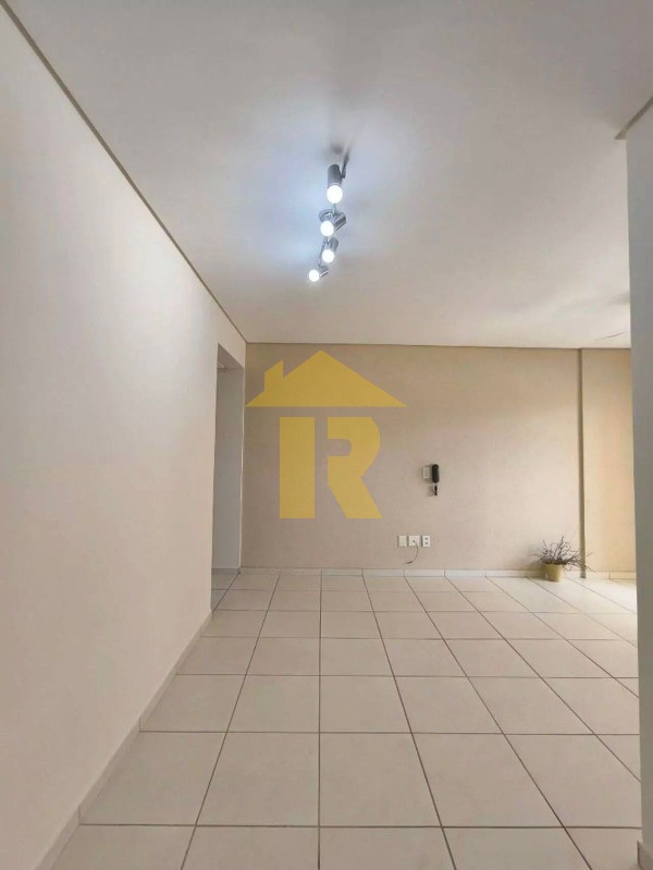 Apartamento com 2 quartos à venda, 72m² — foto 2 de 15