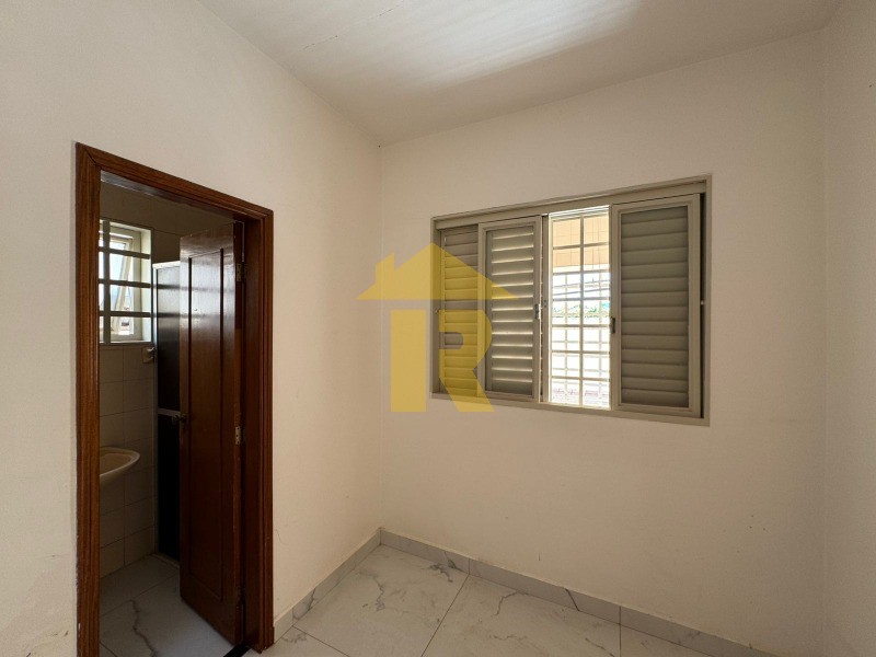 Casa com 3 quartos à venda, 500m² — foto 38 de 39