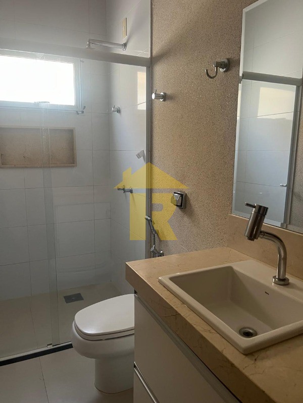 Casa de Condomínio com 4 quartos à venda e aluguel, 240m² — foto 14 de 24