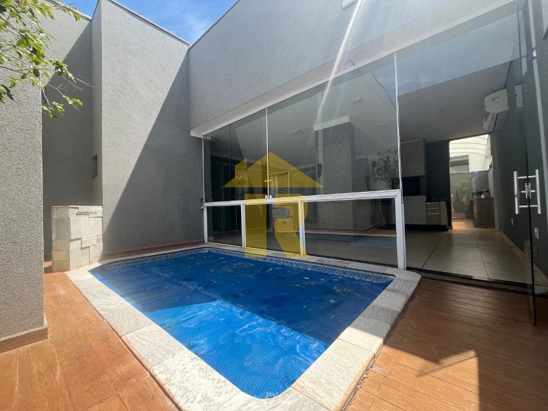Casa de Condomínio com 4 quartos à venda e aluguel, 240m² — foto 21 de 24