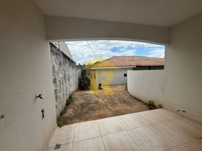 Casa com 3 quartos à venda, 450m² — foto 16 de 19