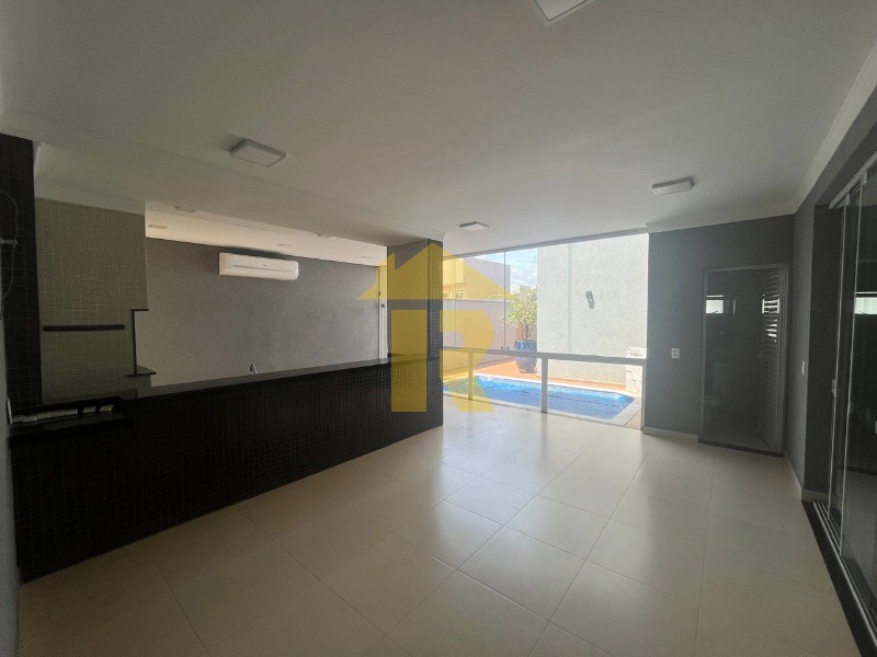 Casa de Condomínio com 4 quartos à venda e aluguel, 240m² — foto 20 de 24