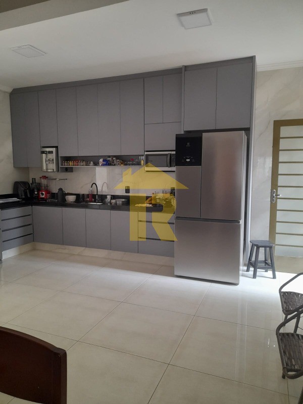 Casa com 3 quartos à venda, 141m² — foto 23 de 33