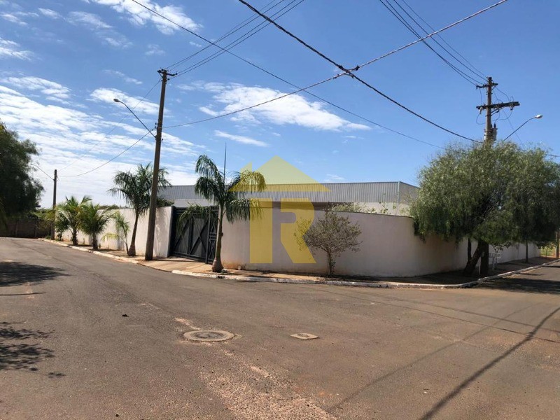 Casa de Condomínio com 4 quartos à venda, 551m² — foto 1 de 21