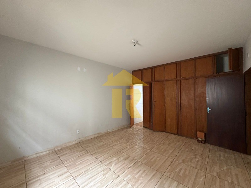 Casa com 3 quartos à venda, 450m² — foto 7 de 19