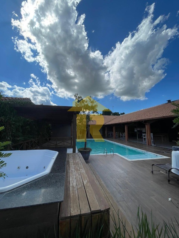 Casa com 5 quartos à venda e aluguel, 500m² — foto 1 de 14