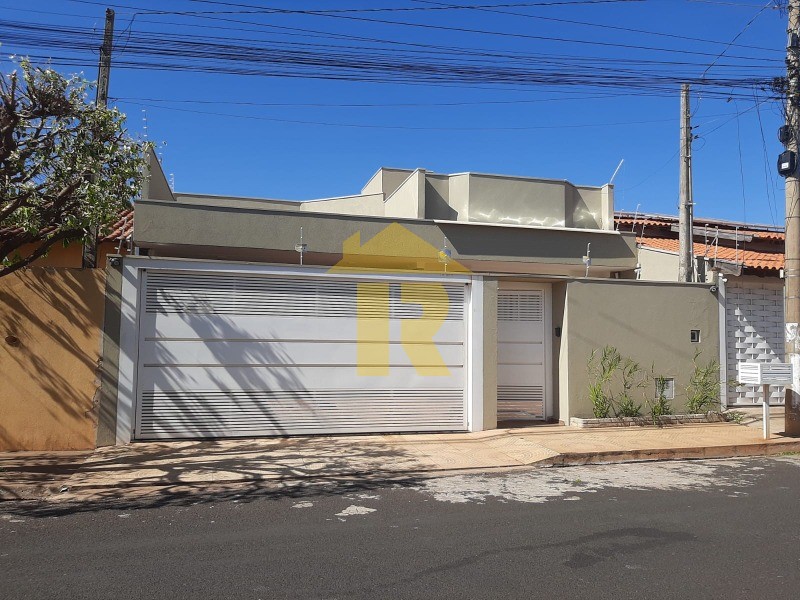 Casa com 3 quartos à venda, 145m² — foto 1 de 19