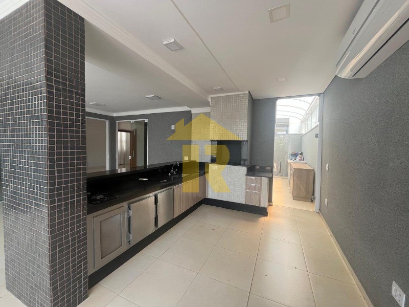 Casa de Condomínio com 4 quartos à venda e aluguel, 240m² — foto 19 de 24
