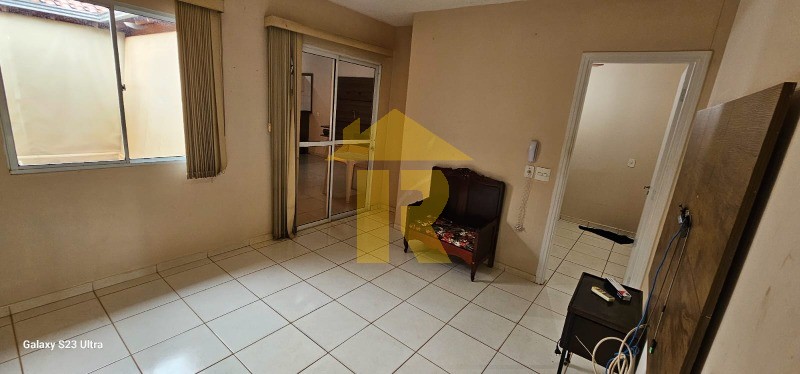Casa de Condomínio com 3 quartos à venda e aluguel, 120m² — foto 2 de 10