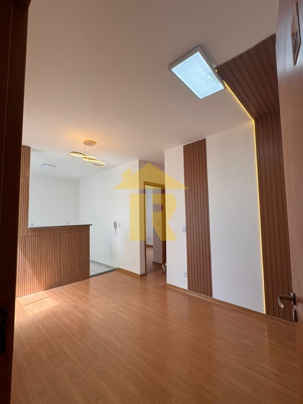 Apartamento com 2 quartos à venda, 45m² — foto 2 de 11