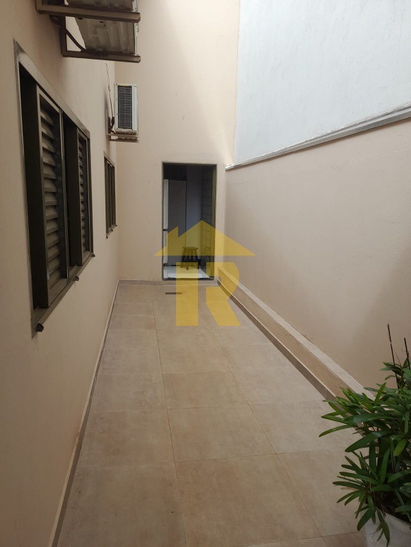 Casa com 3 quartos à venda, 141m² — foto 4 de 33