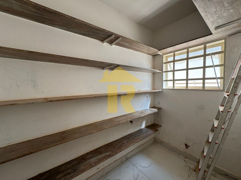 Casa com 3 quartos à venda, 500m² — foto 31 de 39