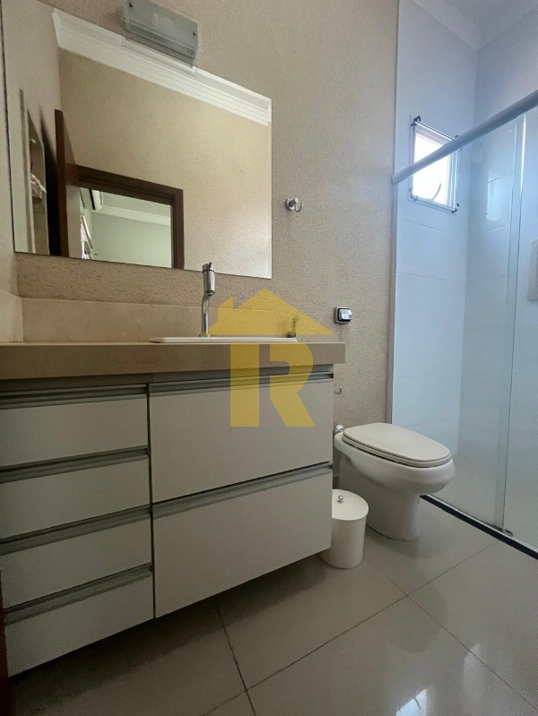 Casa de Condomínio com 4 quartos à venda e aluguel, 240m² — foto 16 de 24