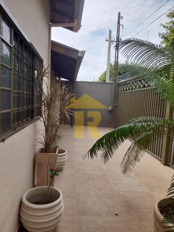 Casa com 3 quartos à venda, 141m² — foto 1 de 33
