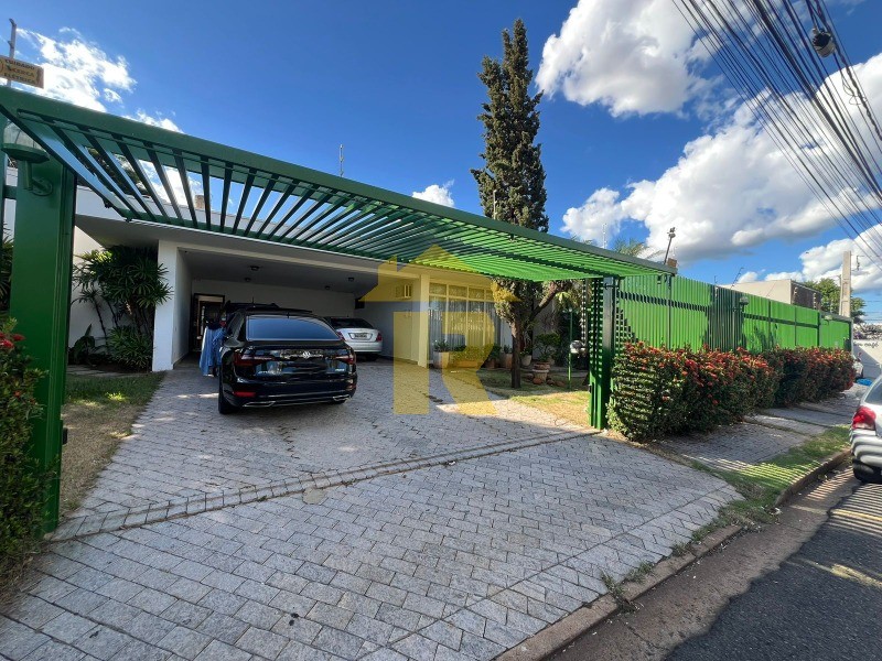 Casa com 4 quartos à venda e aluguel, 500m² — foto 2 de 40