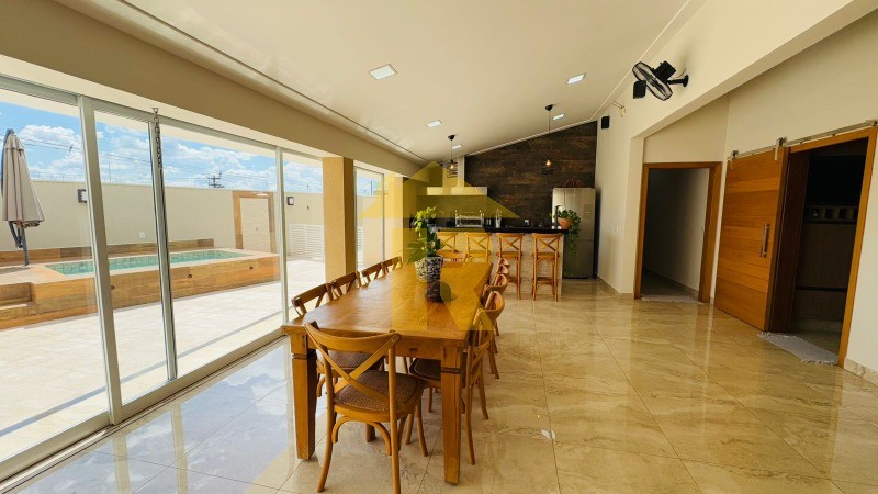 Casa de Condomínio com 4 quartos à venda, 300m² — foto 13 de 32