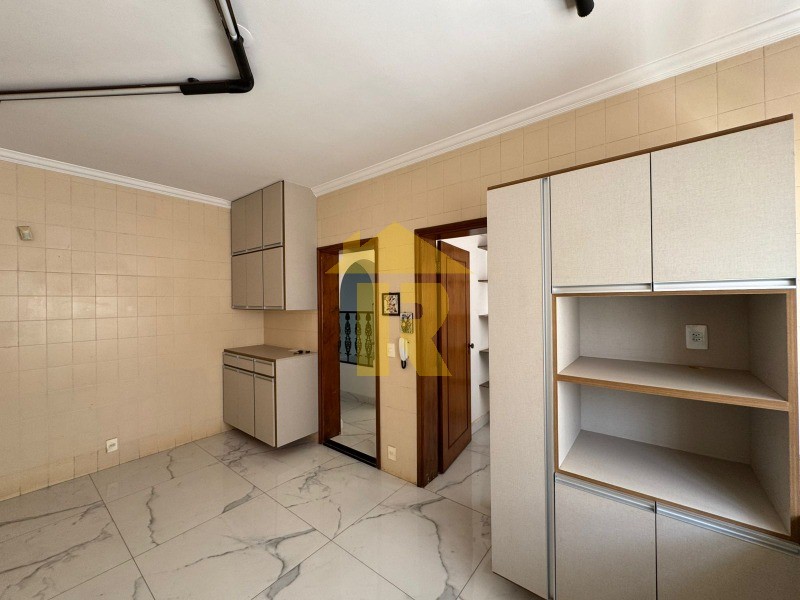 Casa com 3 quartos à venda, 500m² — foto 28 de 39