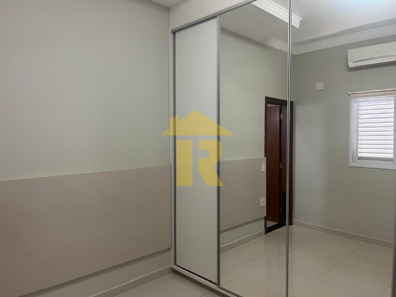 Casa de Condomínio com 4 quartos à venda e aluguel, 240m² — foto 13 de 24