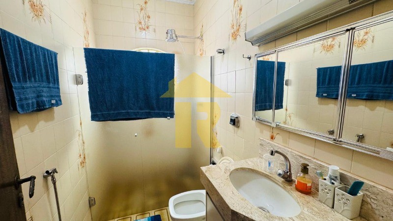 Casa com 3 quartos à venda, 180m² — foto 9 de 18