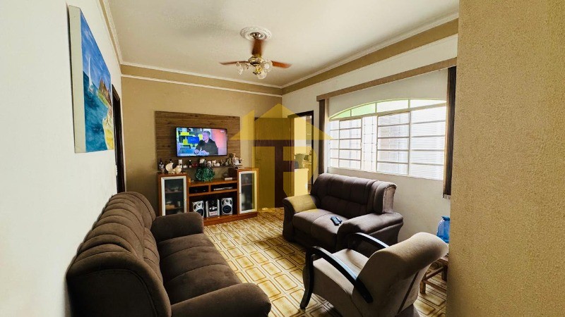 Casa com 3 quartos à venda, 180m² — foto 5 de 18