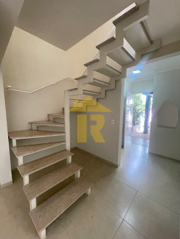 Casa de Condomínio com 3 quartos à venda e aluguel, 160m² — foto 4 de 19