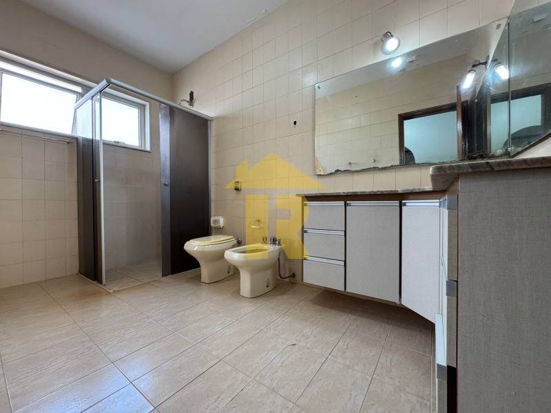 Casa com 3 quartos à venda, 500m² — foto 24 de 39