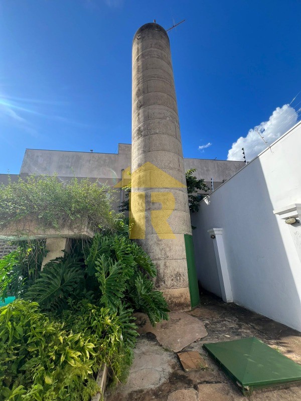 Casa com 4 quartos à venda e aluguel, 500m² — foto 38 de 40
