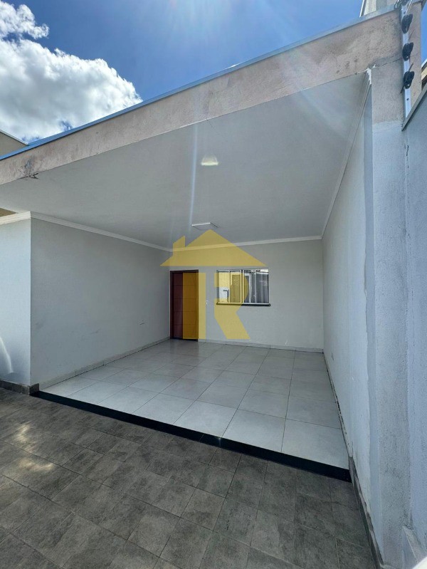 Casa com 3 quartos à venda, 180m² — foto 4 de 18