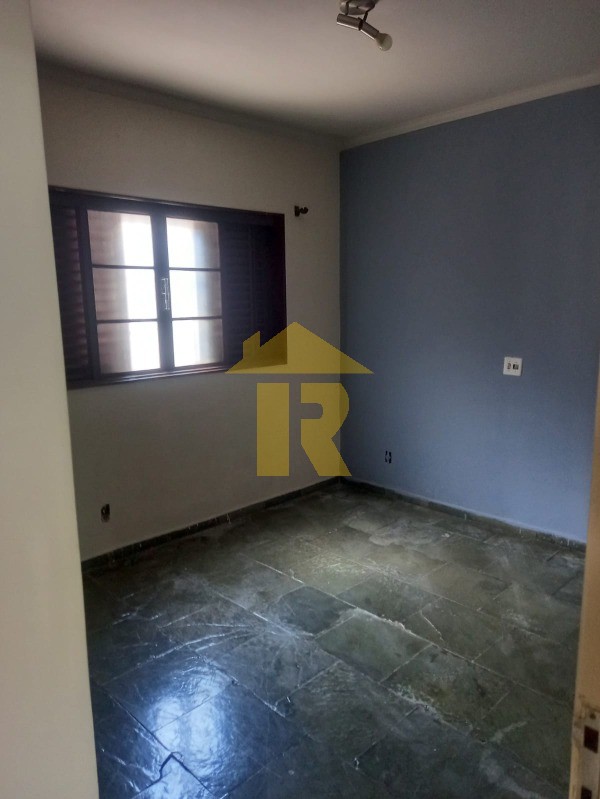 Casa com 4 quartos à venda, 240m² — foto 11 de 23