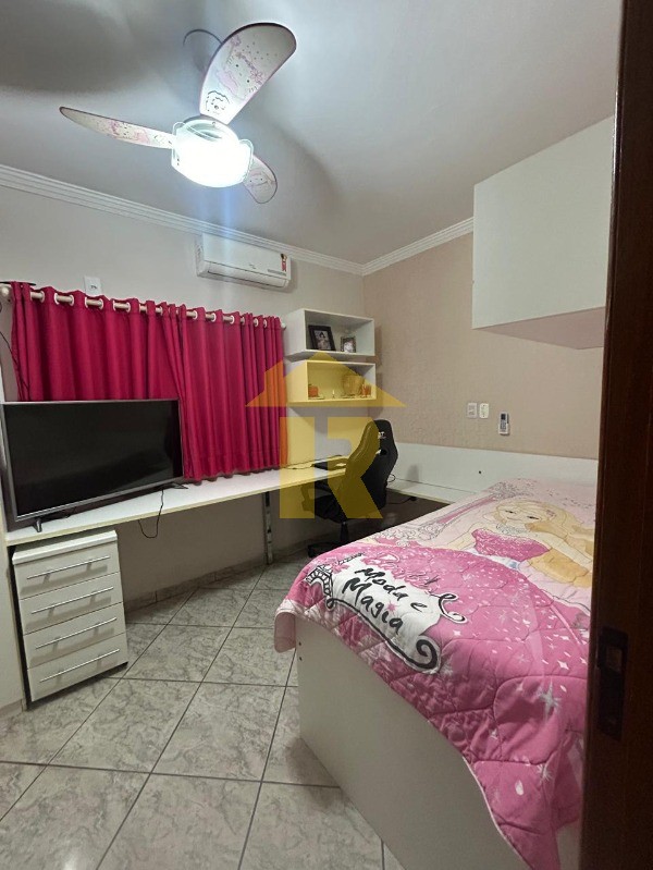 Casa com 3 quartos à venda, 269m² — foto 12 de 27
