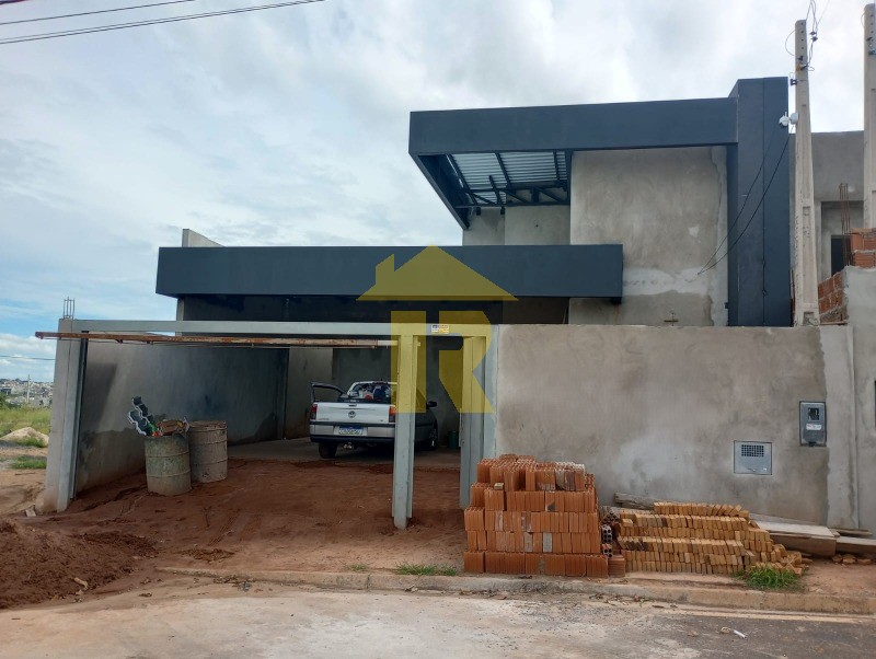 Casa com 3 quartos à venda, 140m² — foto 1 de 2