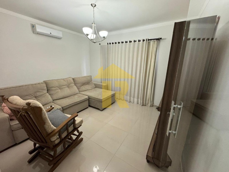 Casa com 3 quartos à venda, 280m² — foto 3 de 29