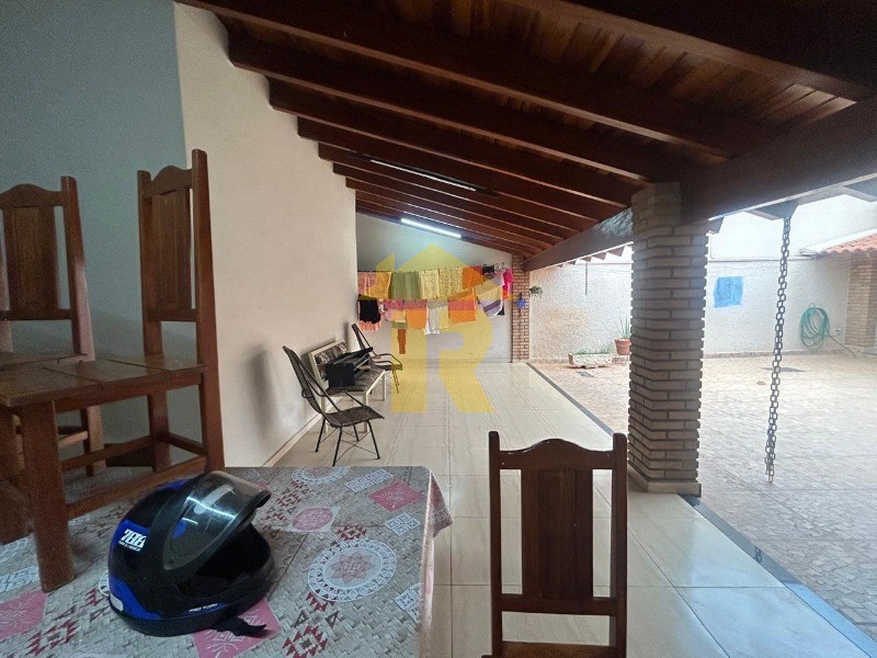 Casa com 3 quartos à venda, 269m² — foto 22 de 27