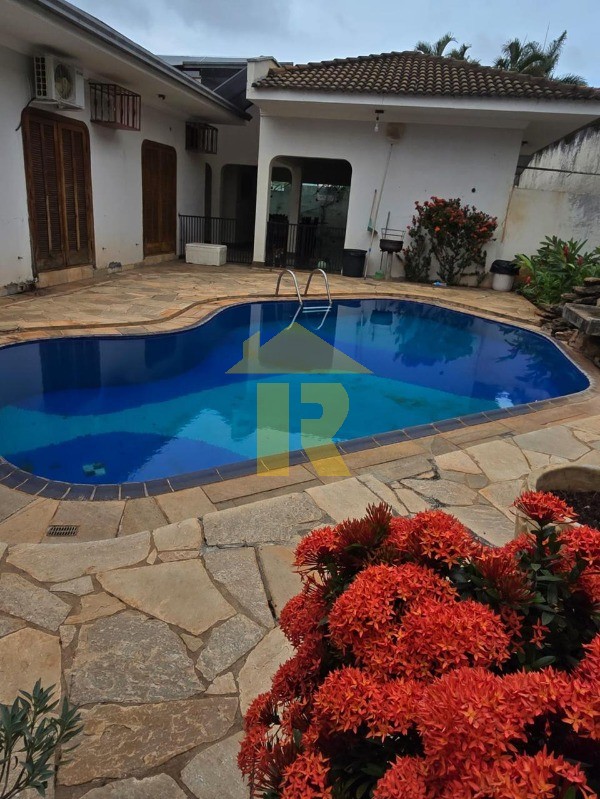 Casa com 4 quartos à venda, 772m² — foto 36 de 38