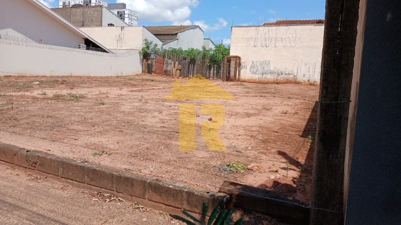 Terreno / Lote / Condomínio  à venda, 200m² — foto 2 de 5