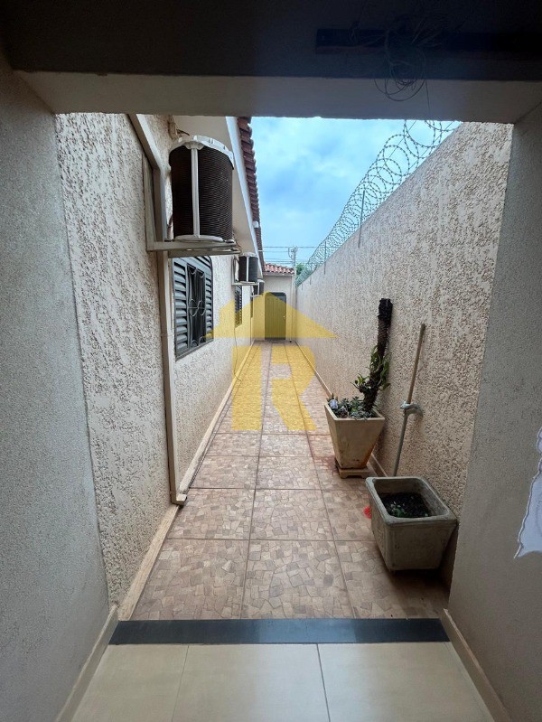 Casa com 3 quartos à venda, 269m² — foto 24 de 27
