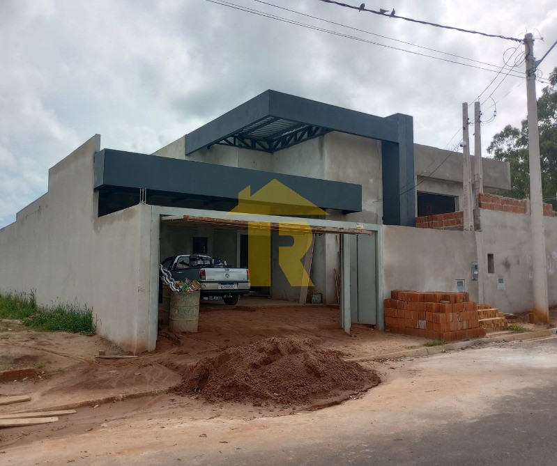 Casa com 3 quartos à venda, 140m² — foto 2 de 2