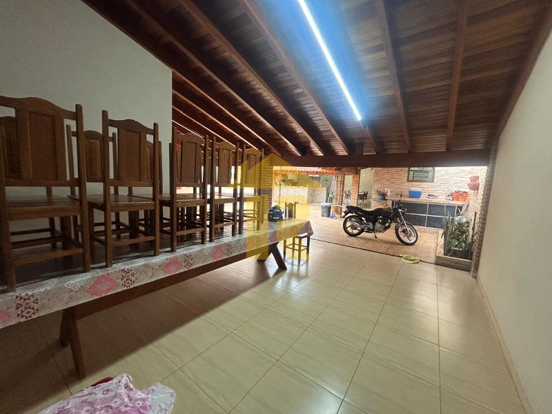 Casa com 3 quartos à venda, 269m² — foto 21 de 27