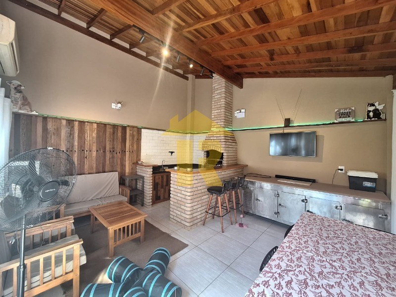 Casa com 3 quartos à venda, 170m² — foto 16 de 23
