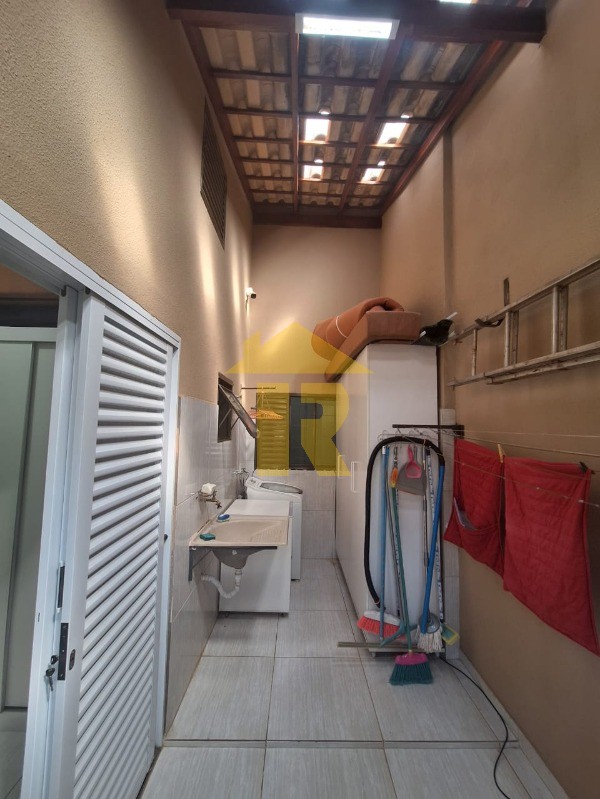 Casa com 3 quartos à venda, 170m² — foto 14 de 23