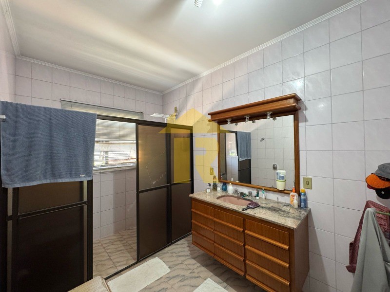 Casa com 5 quartos à venda e aluguel, 465m² — foto 17 de 22