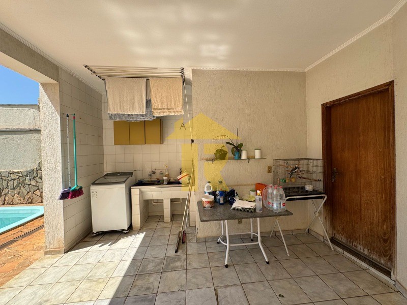 Casa com 5 quartos à venda e aluguel, 465m² — foto 20 de 22