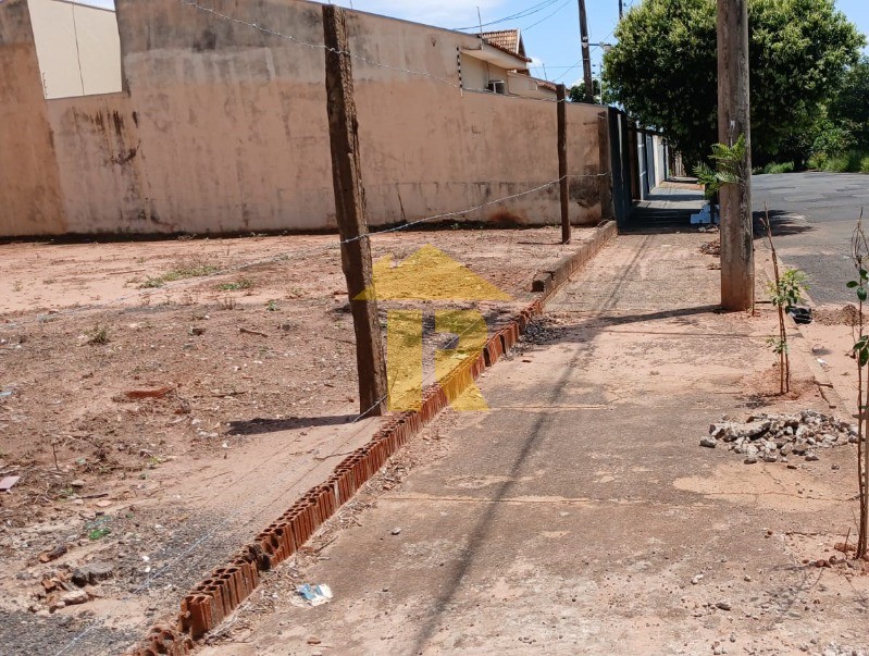 Terreno / Lote / Condomínio  à venda, 200m² — foto 3 de 5