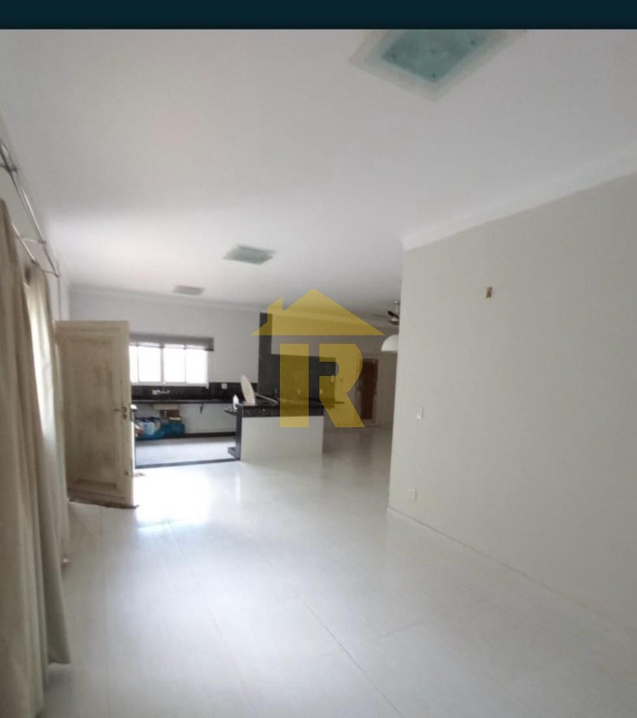 Casa de Condomínio com 3 quartos à venda, 2400m² — foto 2 de 10