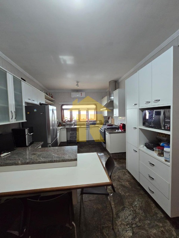 Casa com 4 quartos à venda, 772m² — foto 26 de 38
