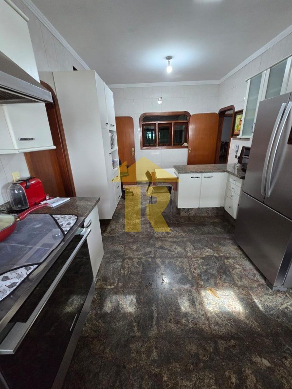 Casa com 4 quartos à venda, 772m² — foto 24 de 38