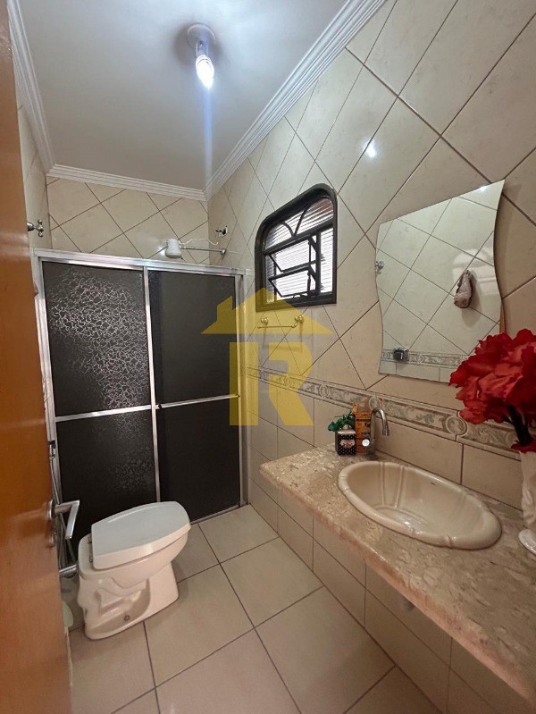 Casa com 3 quartos à venda, 269m² — foto 26 de 27