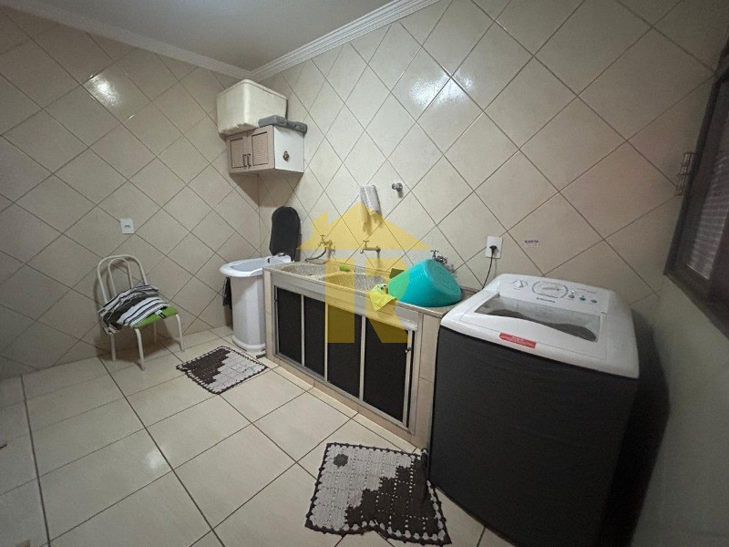 Casa com 3 quartos à venda, 269m² — foto 27 de 27